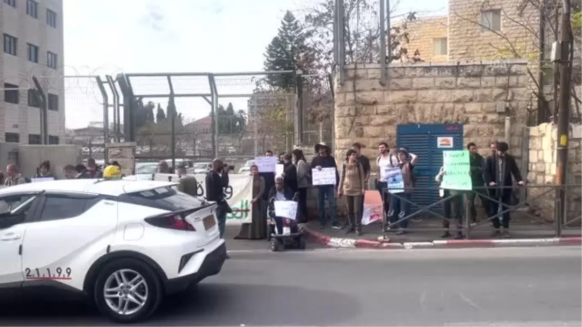 Filistinli tutuklulara destek gösterisi