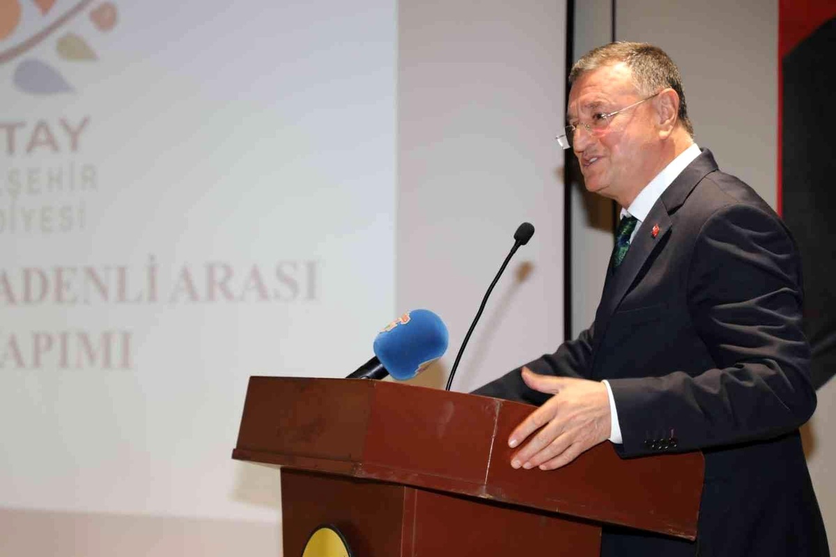 Hatay\'ın yeni sebze ve meyve halinin tanıtım toplantısı yapıldı