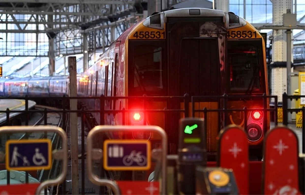İngiltere\'de 40 binden fazla demiryolu çalışanından grev
