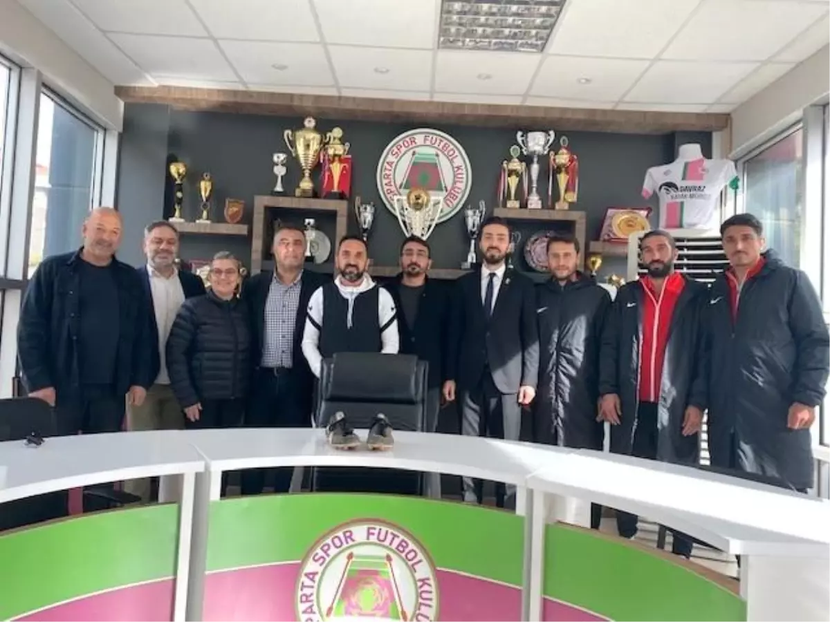Isparta 32 Spor\'un efsanesinin kramponları bağışlandı