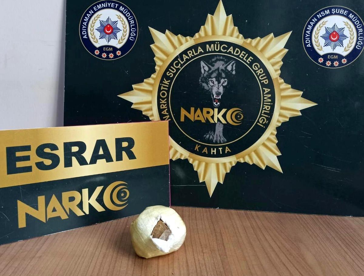 Kahta yolcu minibüsüne uyuşturucu baskını