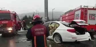 Sakarya'da kaza sonrası yangın çıkan otomobildeki 1 kişi öldü, 1 kişi yaralandı