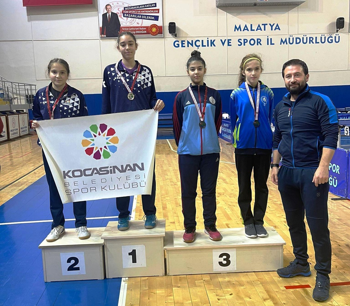 Kocasinan masa tenisi takımları zirvede