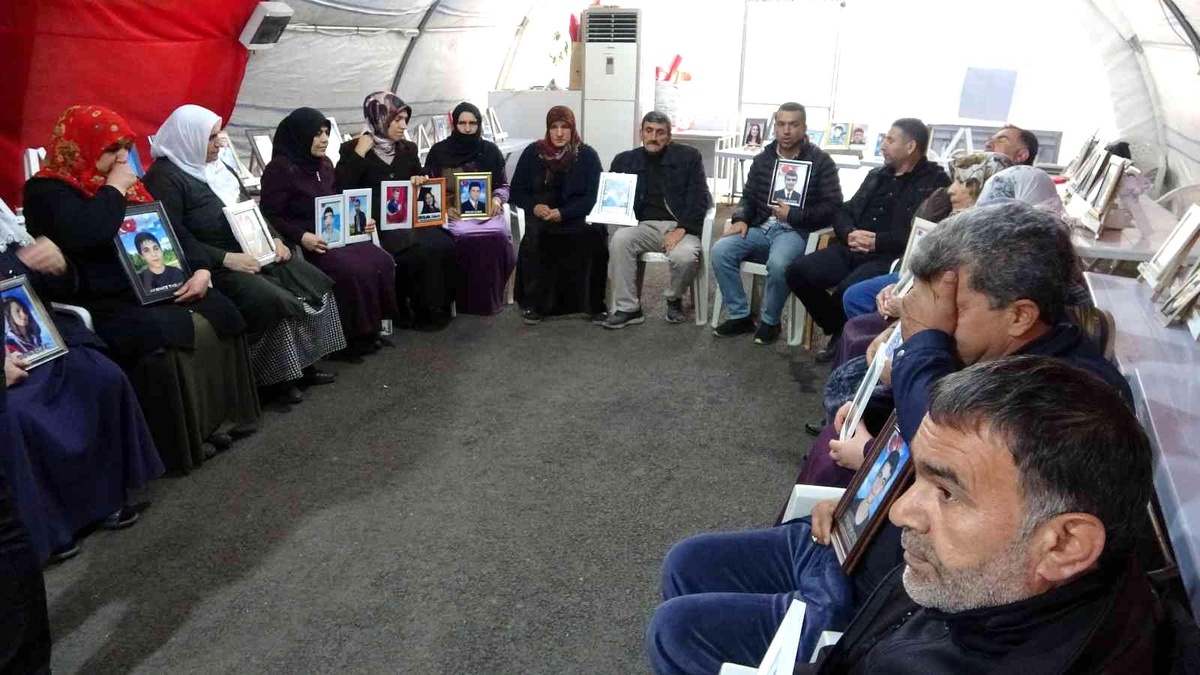 Küçük yaşta evlenenler için gündem oluşturanlara seslenen aileler Açıklaması