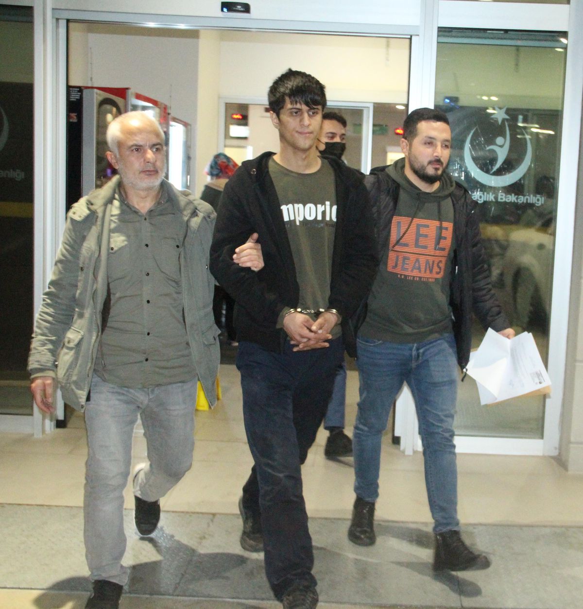 Manisa\'da bıçaklı kavgada ağır yaralanan kişi hastanede öldü