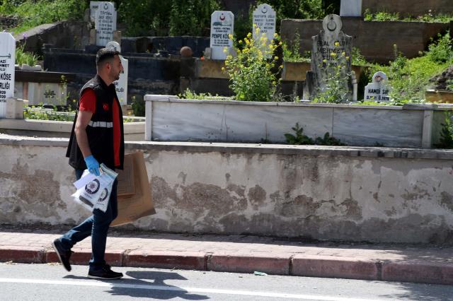 Mezarlıkta eski kız arkadaşını bıçaklayan çocuk, 9 yıl hapis cezasına çarptırıldı Mezarlıkta eski kız arkadaşını bıçaklayan çocuk, 9 yıl hapis cezasına çarptırıldı
