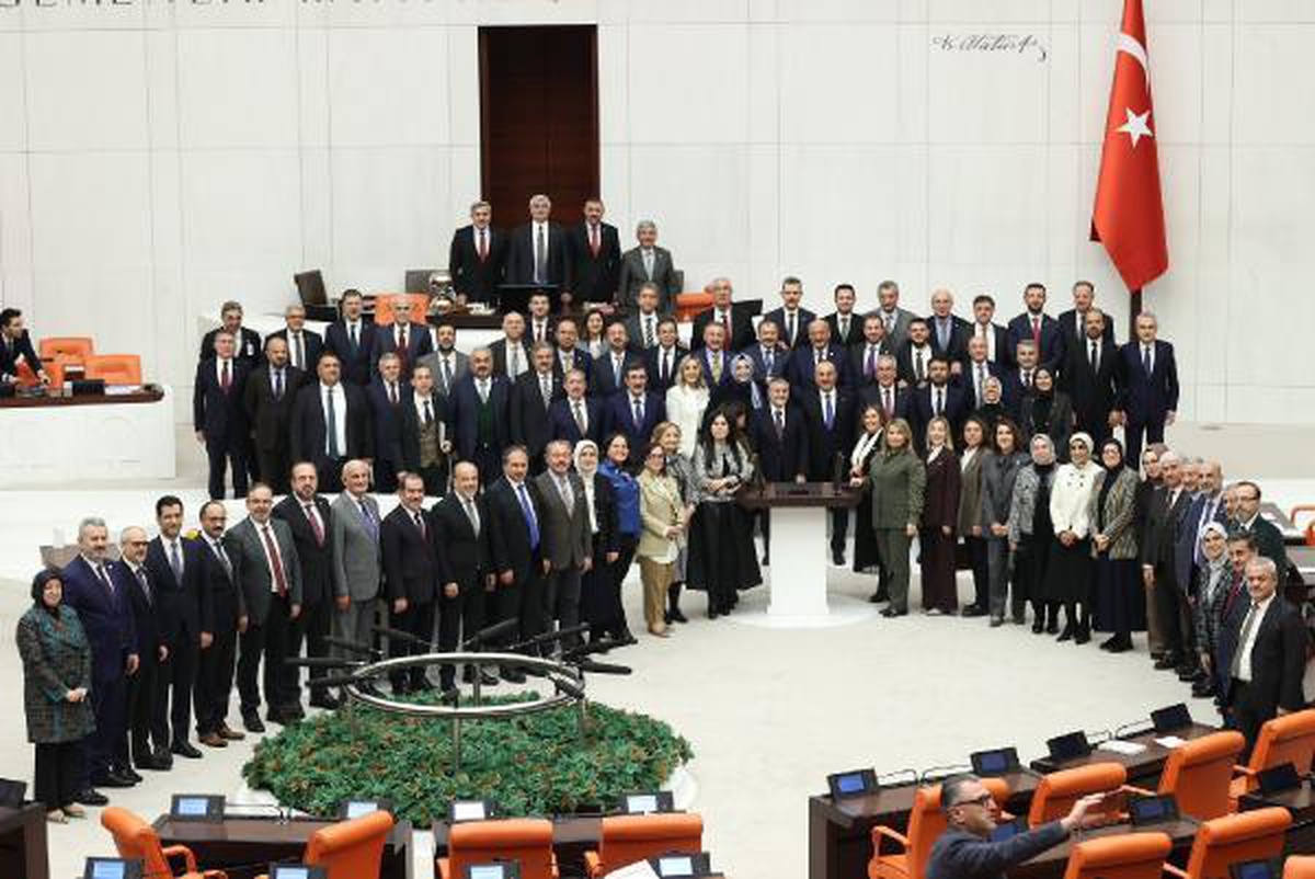 TBMM Genel Kurulu\'nda, Dışişleri Bakanlığı ile Hazine ve Maliye Bakanlığı bütçeleri kabul edildi