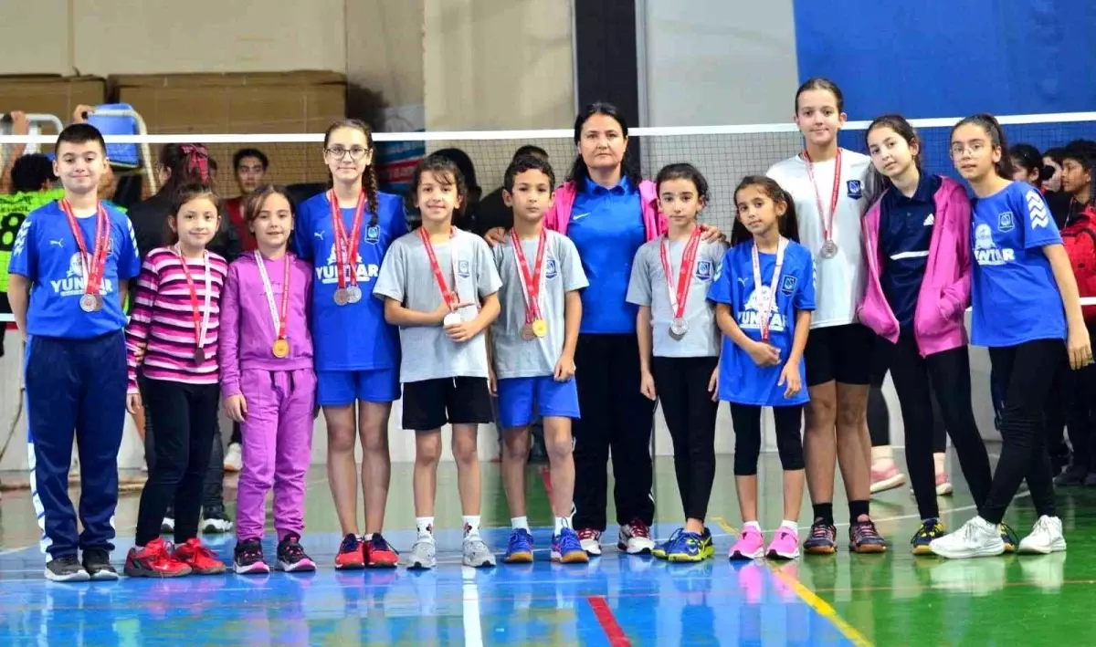 Yunusemreli badmintoncular il seçmesine damga vurdu