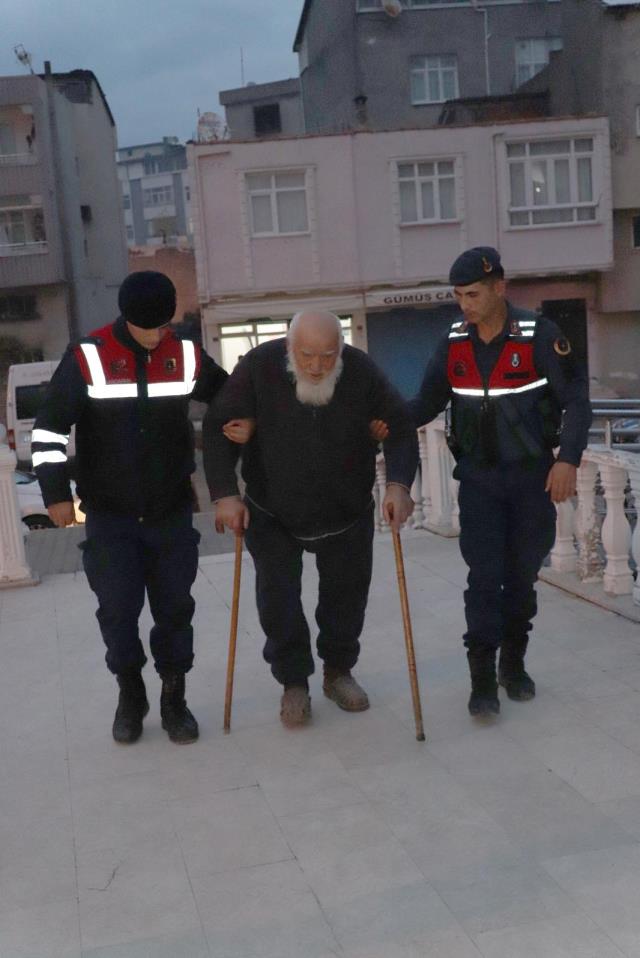 95 yaşındaki baba, bu yüzden evlat katili olmuş: Oğlum fındık arazilerini istedi, vermeyince dövdü