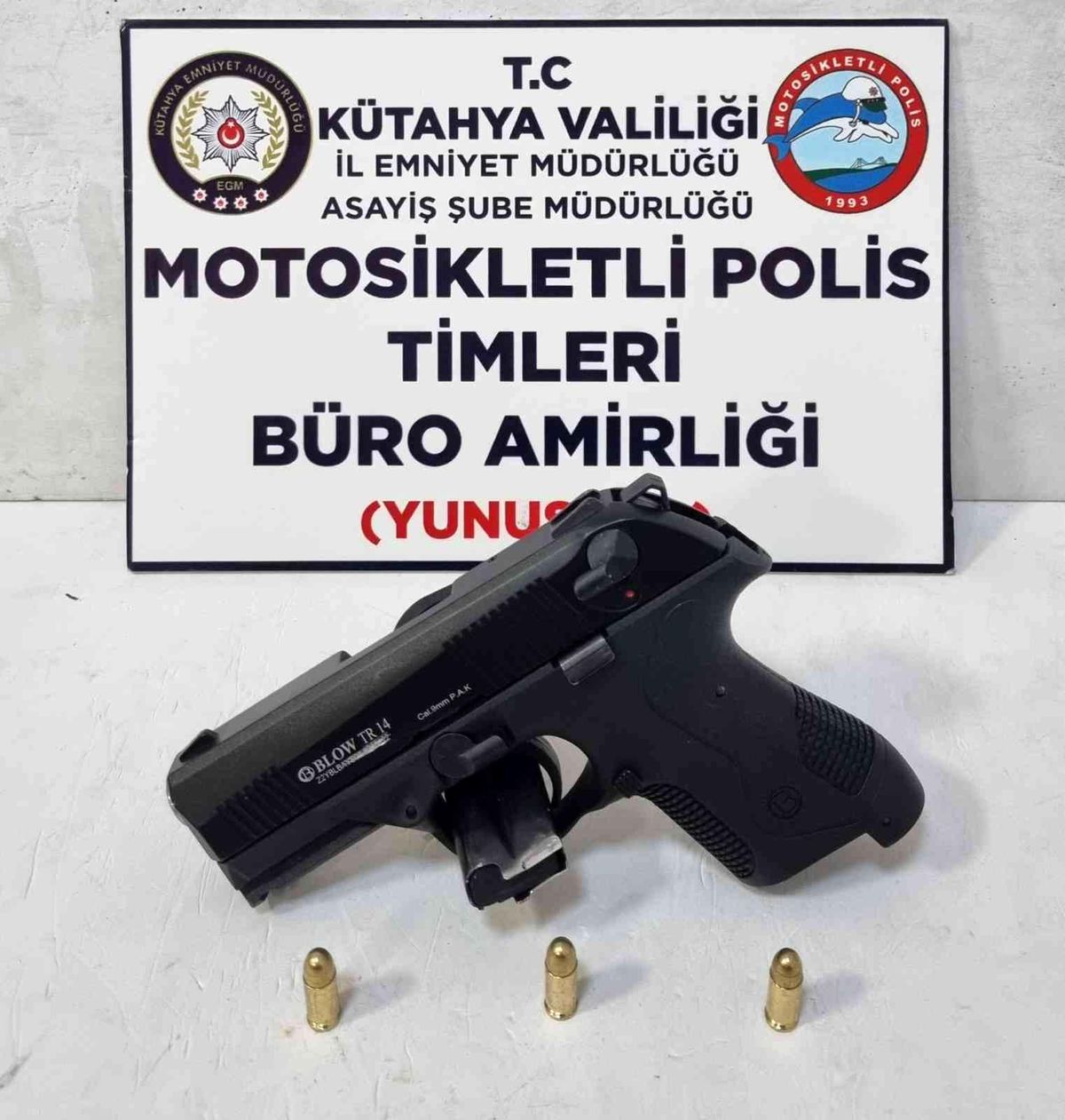 Araçta ruhsatsız tabanca ele geçirildi