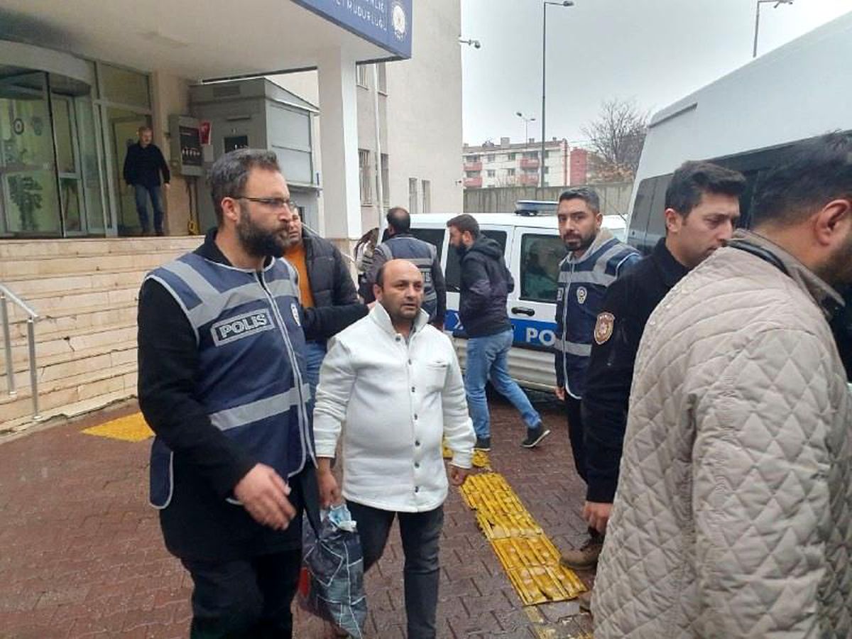 Aranan şahıslara operasyon: 22 gözaltı