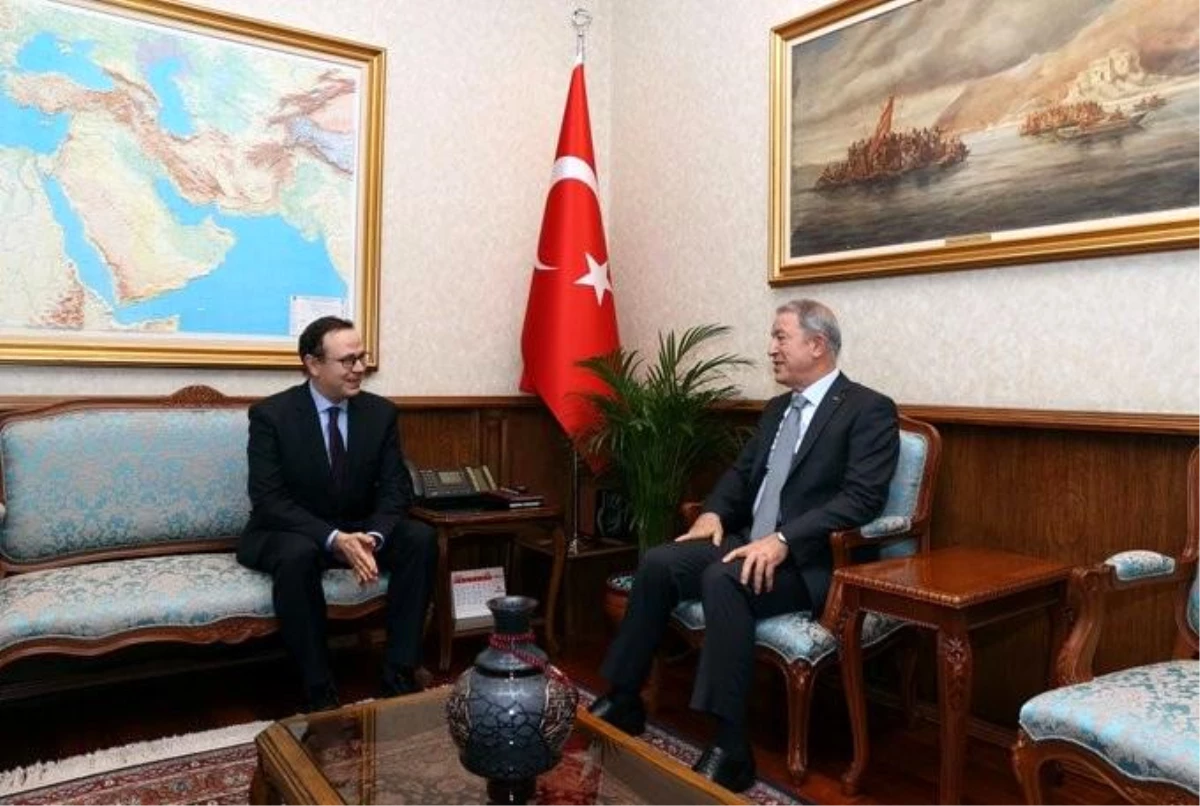 Bakan Akar, Türkiye\'nin Kosova Büyükelçisi olarak atanan Angılı\'yı kabul etti