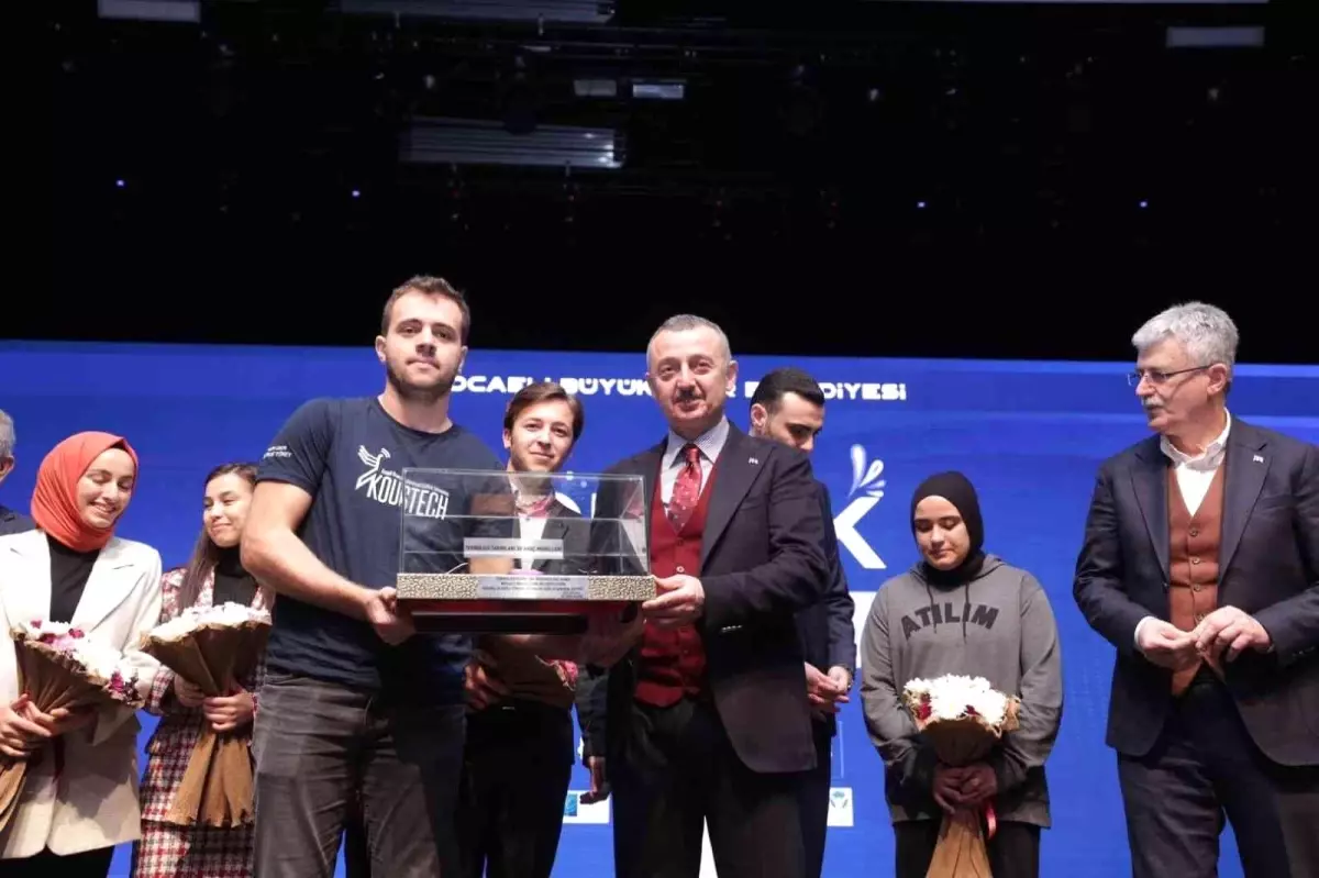 Başkan Büyükakın: "Kocaeli\'nin geleceğinde gençler söz sahibi olacak"