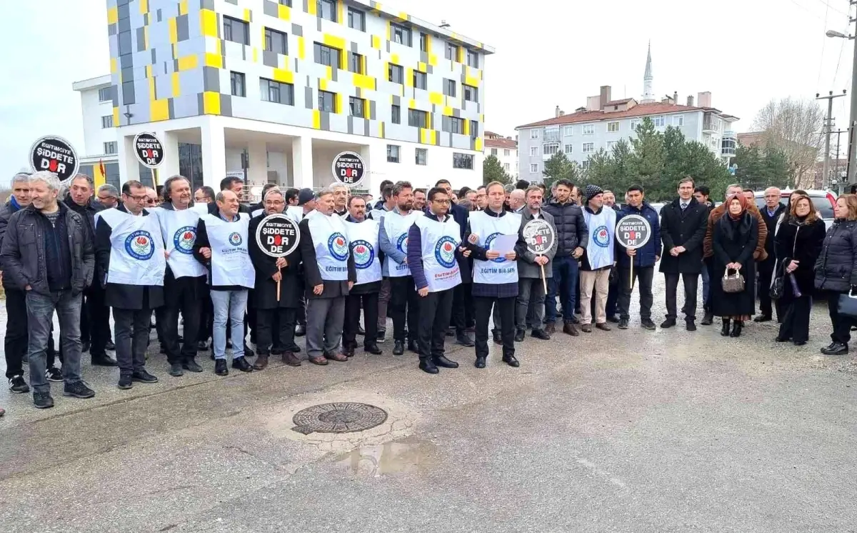 Başkan Fatih Köse: 'Ebubekir Kuyubaşı öğretmenimize yönelik saldırıyı kınıyoruz'