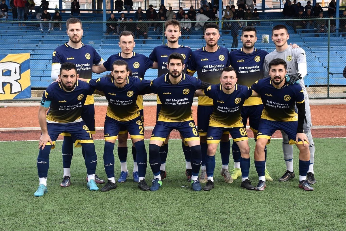 Bilecik 1. Amatör Lig\'de Söğütspor ve Vitraspor\'un bileği bükülemiyor