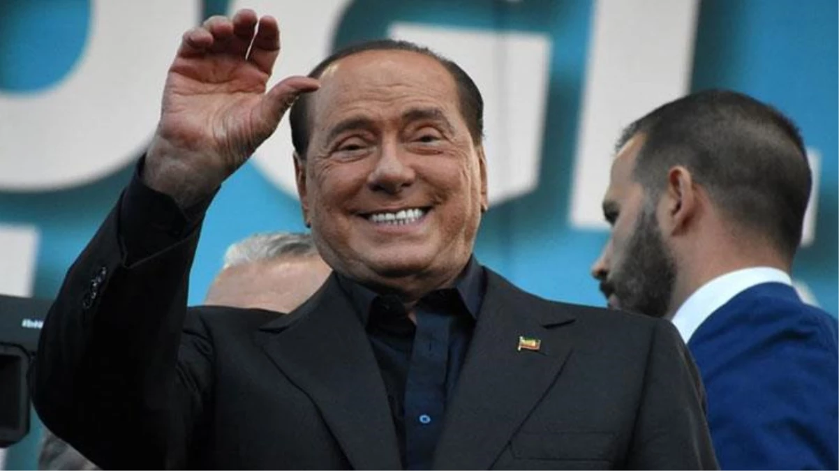 Eski İtalya Başbakanı Berlusconi\'den futbolculara \'hayat kadını\' vaadi!