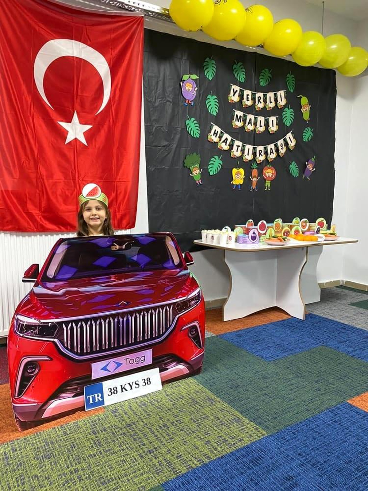Kayseri\'de minik öğrencilerden TOGG\'lu yerli malı kutlaması