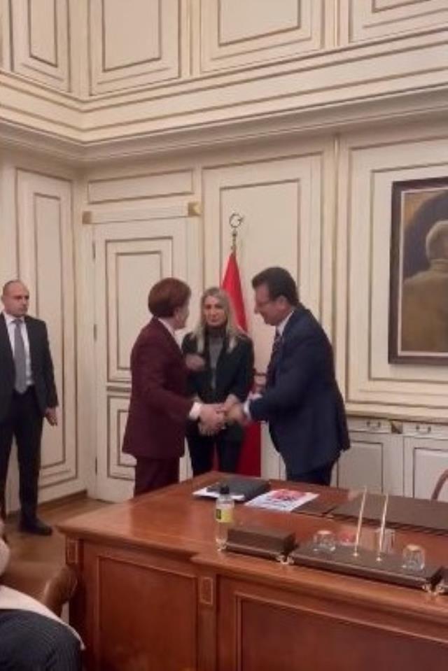Ekrem İmamoğlu hakkında verilen hapis kararı sonrası konuştu: Mücadelemiz daha güçlü başlıyor Ekrem İmamoğlu hakkında verilen hapis kararı sonrası konuştu: Mücadelemiz daha güçlü başlıyor