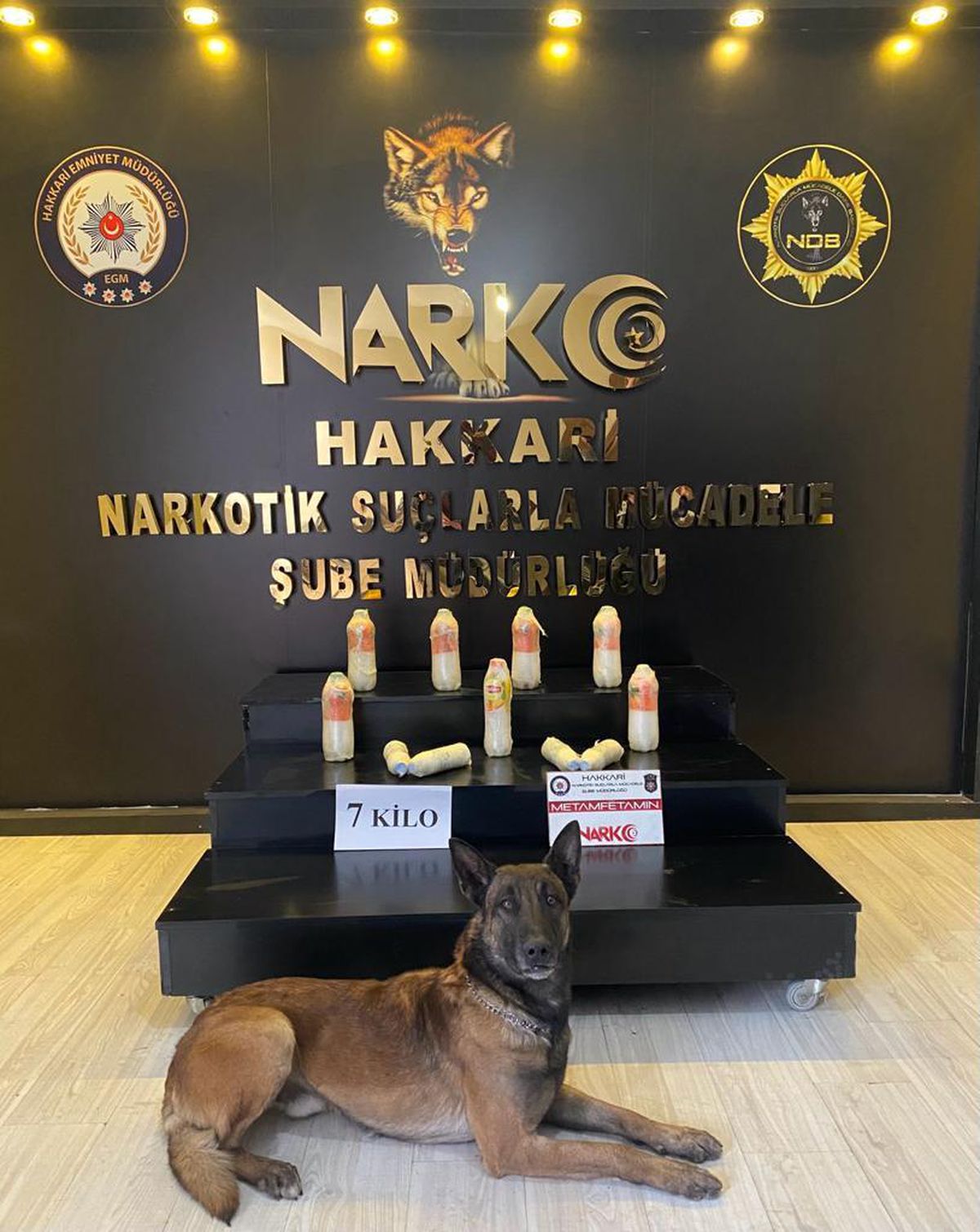 Hakkari\'de etiketli içecek şişelerinde 7 kilogram sentetik uyuşturucu ele geçirildi