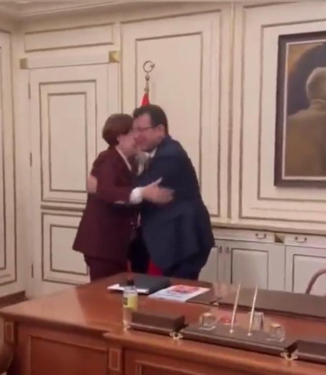 İmamoğlu'nun çağrısı sonrası Ankara'dan çıktı geldi! Akşener'den İBB Başkanı'na makamında moral ziyareti İmamoğlu'nun çağrısı sonrası Ankara'dan çıktı geldi! Akşener'den İBB Başkanı'na makamında moral ziyareti