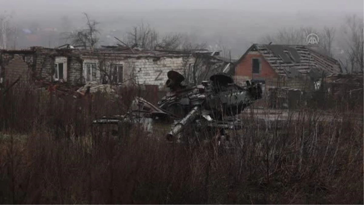 İzyum\'da şiddetli çatışmalara sahne olan Kamyanka köyünde fırtına sonrası sessizliği