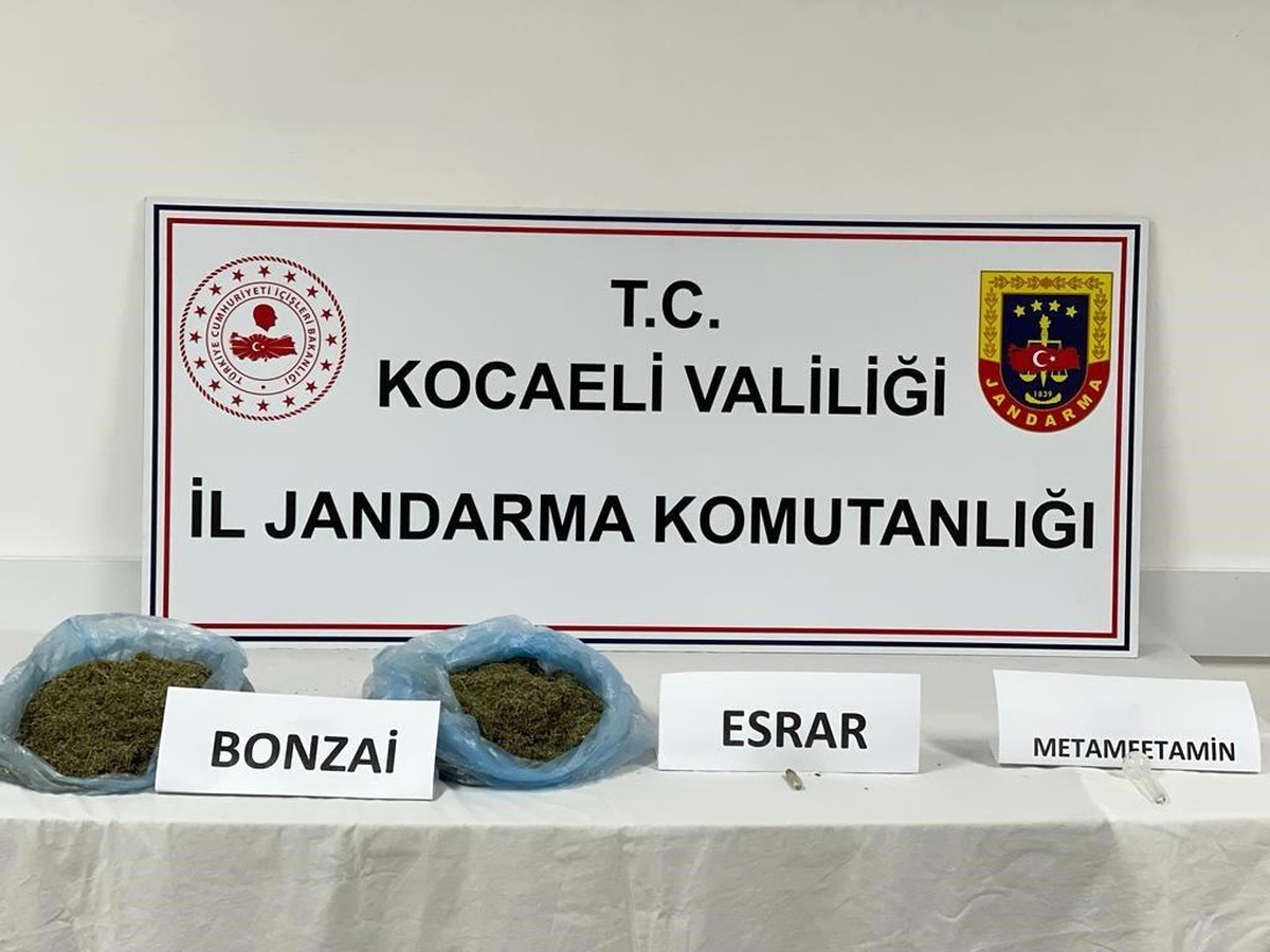Kocaeli\'de 1 kilo 500 gram uyuşturucu ele geçirildi