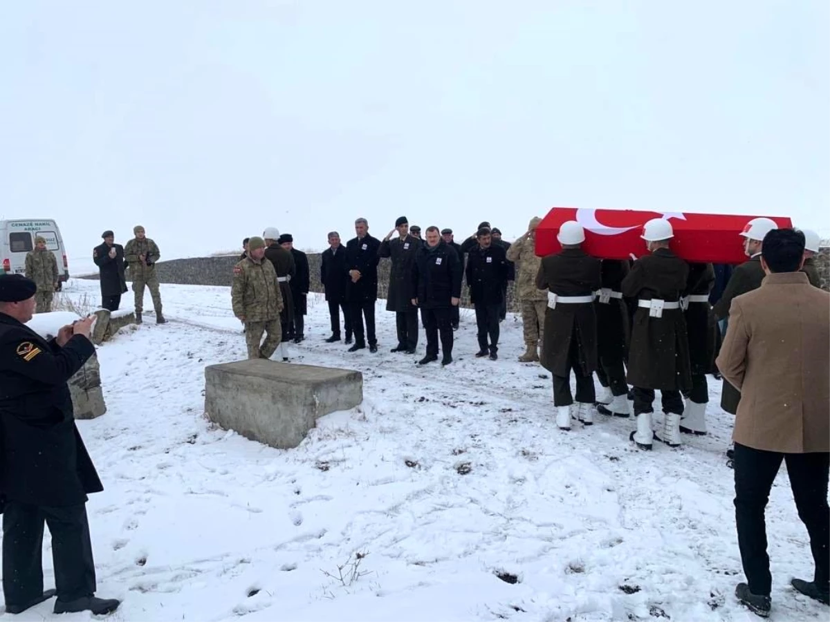 Kars\'ta hayatını kaybeden Kore gazisi toprağa verildi