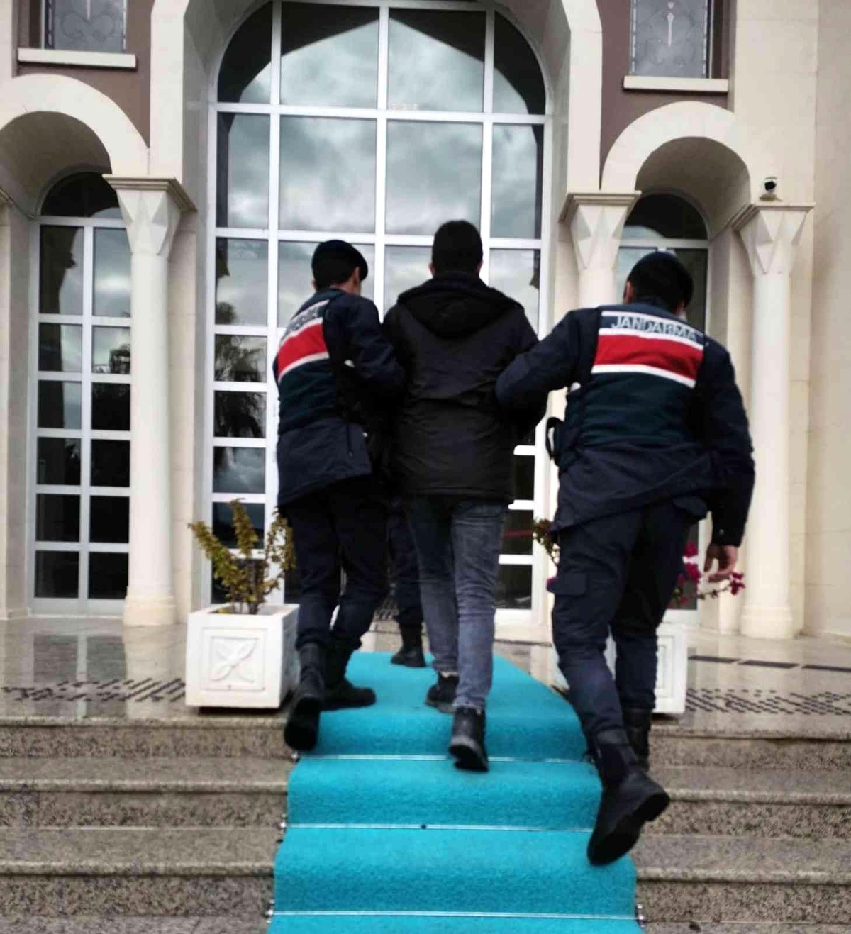 Kesinleşmiş 7,5 yıl hapis cezası vardı, JASAT yakaladı