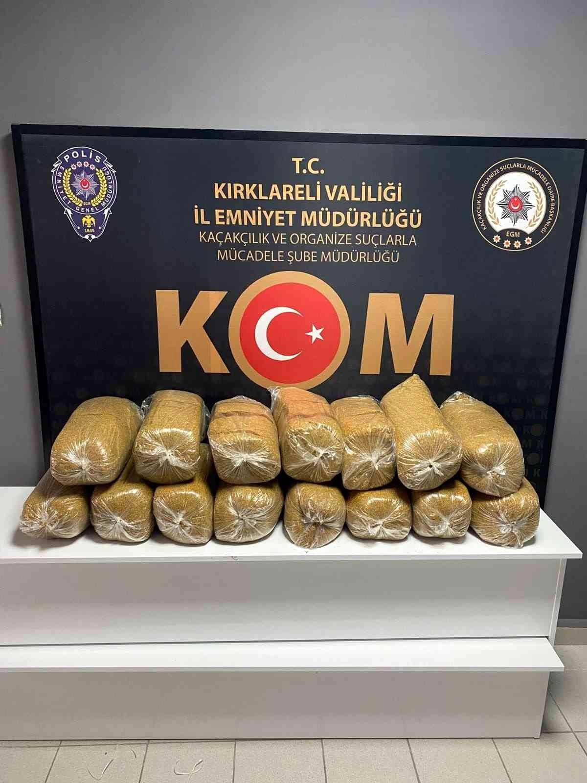 Kırklareli\'nde bir kargo şubesinde kaçak tütün ele geçirildi