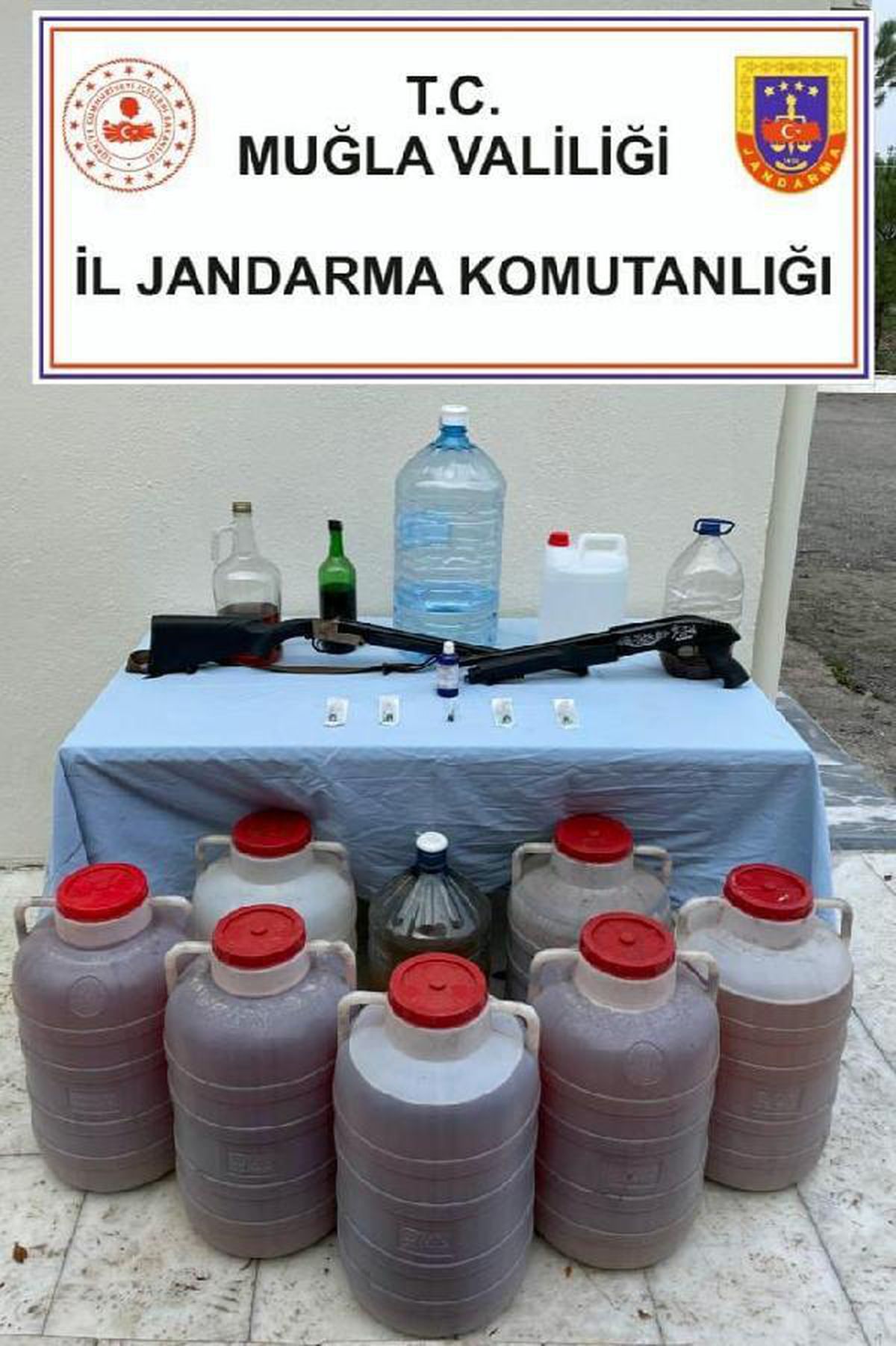 Muğla\'da \'sahte içki\' operasyonu: 2 gözaltı