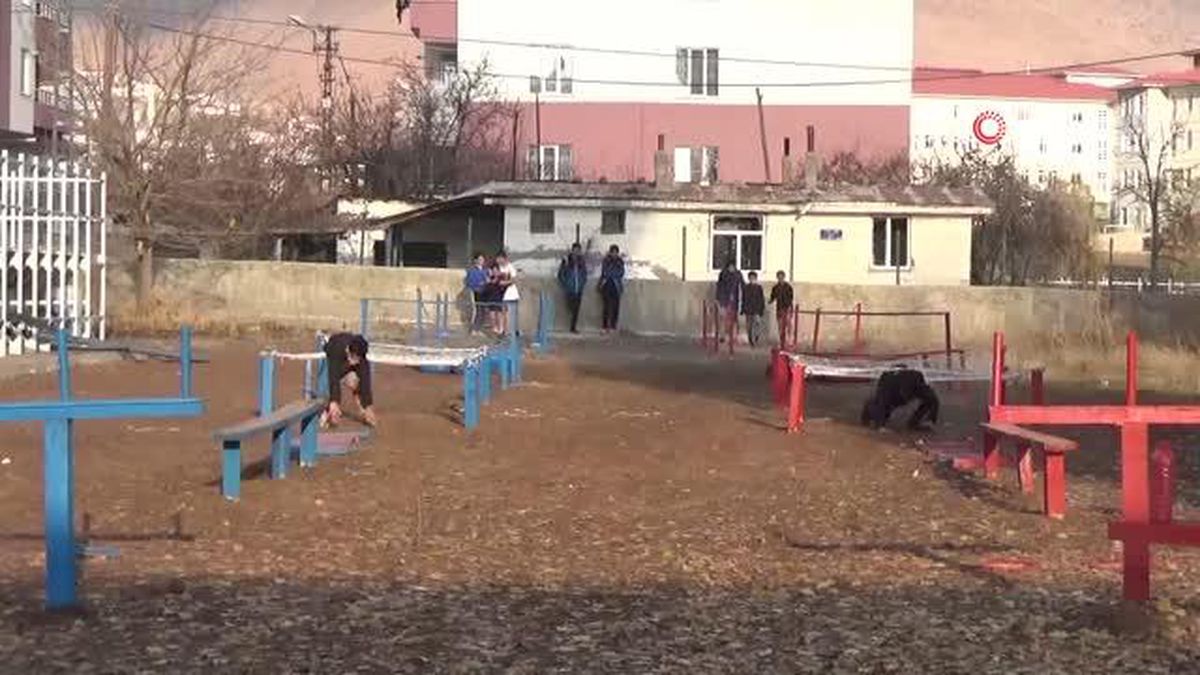 Öğrenciler için survivor parkuru kuruldu