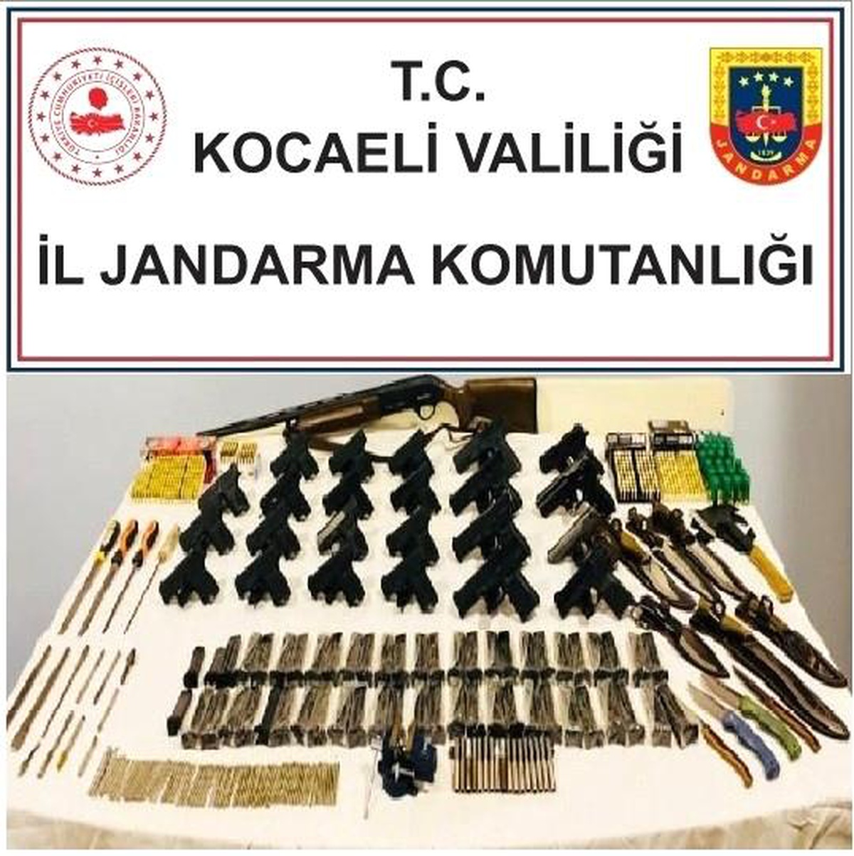 Onlarca tabanca, yüzlerce fişek ele geçirildi