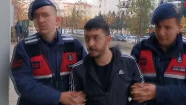 Otobüste yakalanan cezaevi firarisi: Emmim öldü, cenazesine katılmak için kaçtım Otobüste yakalanan cezaevi firarisi: Emmim öldü, cenazesine katılmak için kaçtım
