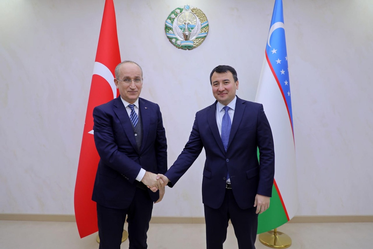 Özbekistan, sosyal konut inşasında TOKİ\'nin deneyimlerinden istifade etmek istiyor