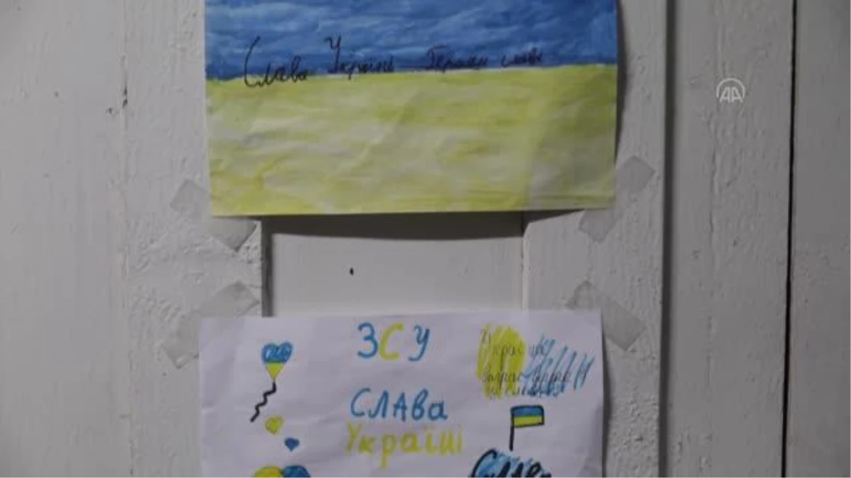 Ukrayna\'da cephe hattındaki hastanelerde ayaküstü muayene