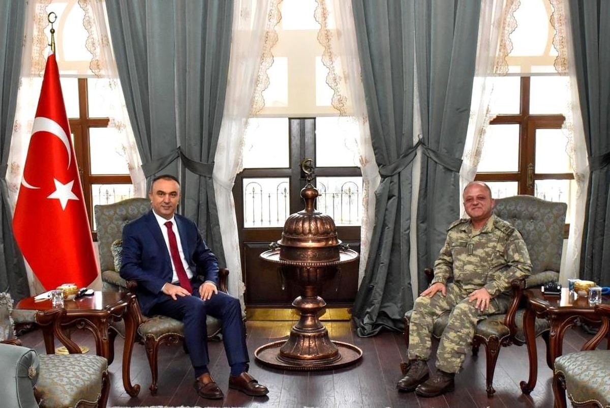 Vali Soytürk, Tuğgeneral Oruçoğlu ile bir araya geldi