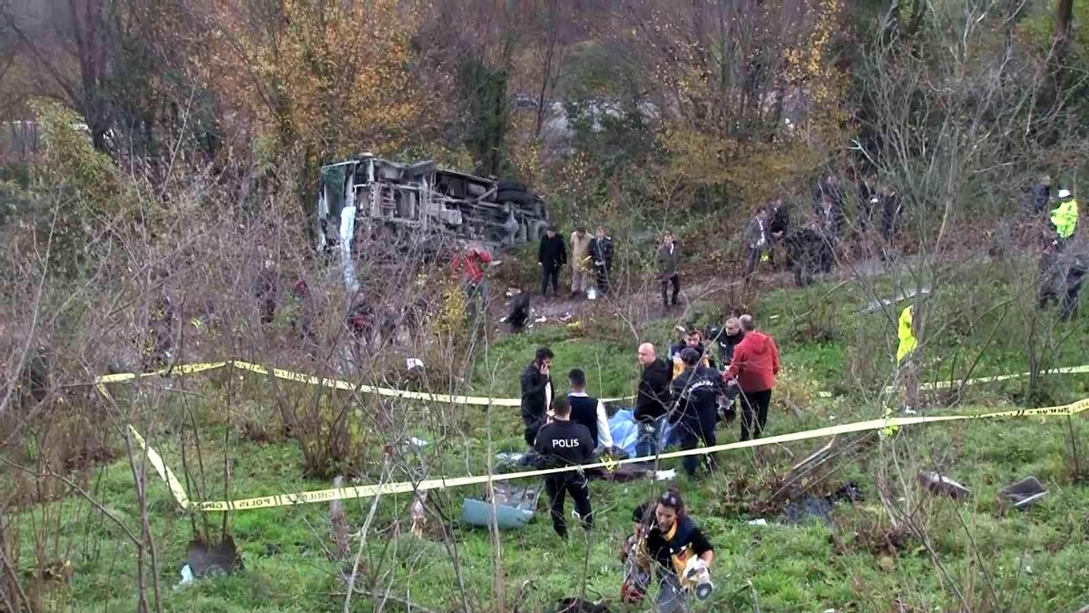 Zonguldak\'ın Kilimli ilçesinde öğrencileri taşıyan otobüs devrildi. Kazada yaralananlar olduğu öğrenildi.