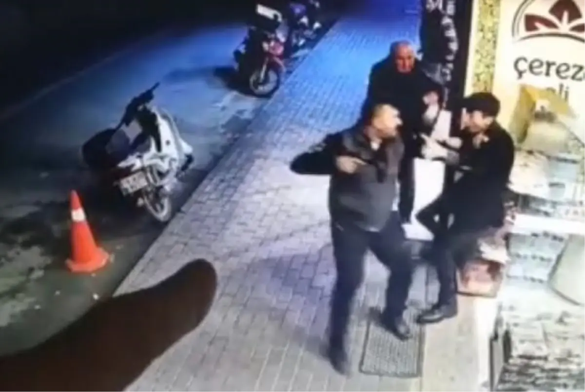 100 metre kovalayıp, tabancanın kabzasıyla yaraladı; o anlar kamerada