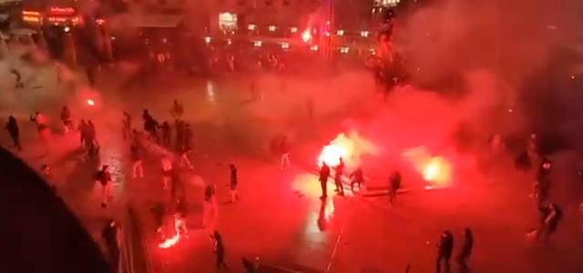 Aşırı sağcılar sokaklara indi! Dünya Kupası maçı sonrası ortalık savaş alanına döndü