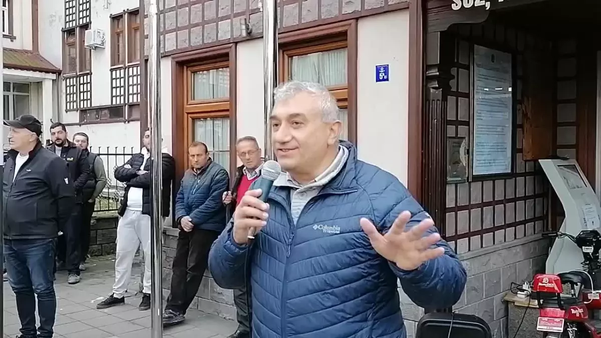 Ekrem İmamoğlu Hakkındaki Mahkeme Kararı, Fındıklı\'da Protesto Edildi.