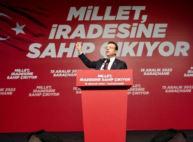 Ekrem İmamoğlu, Saraçhane'de toplanan kalabalığa seslendi: Türkiye bir yol ayrımında