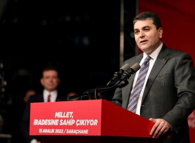 Ekrem İmamoğlu, Saraçhane'de toplanan kalabalığa seslendi: Türkiye bir yol ayrımında