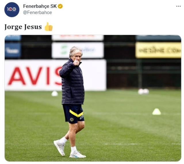 Fenerbahçe'nin paylaşımında Jorge Jesus'un eliyle yaptığı hareket, taraftara derin bir 'Oh' çektirdi Fenerbahçe'nin paylaşımında Jorge Jesus'un eliyle yaptığı hareket, taraftara derin bir 'Oh' çektirdi
