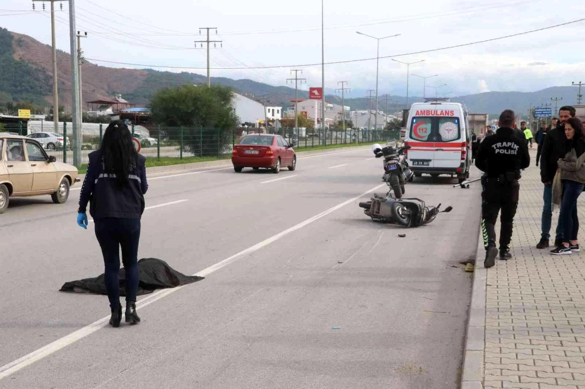 Fethiye\'de kamyon ile motosiklet çarpıştı: 1 ölü, 1 yaralı