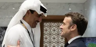 Fransa Cumhurbaşkanı Macron, Katar Emiri Şeyh Temim'i Dünya Kupası organizasyonundan dolayı tebrik etti