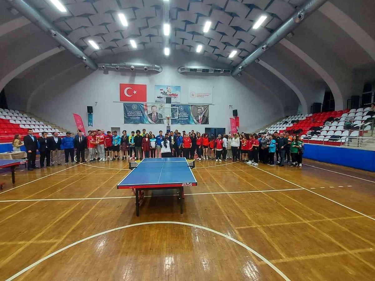GSB Aydın Yurtları Arası Masa Tenisi Finalleri\'nde kupalar sahiplerini buldu