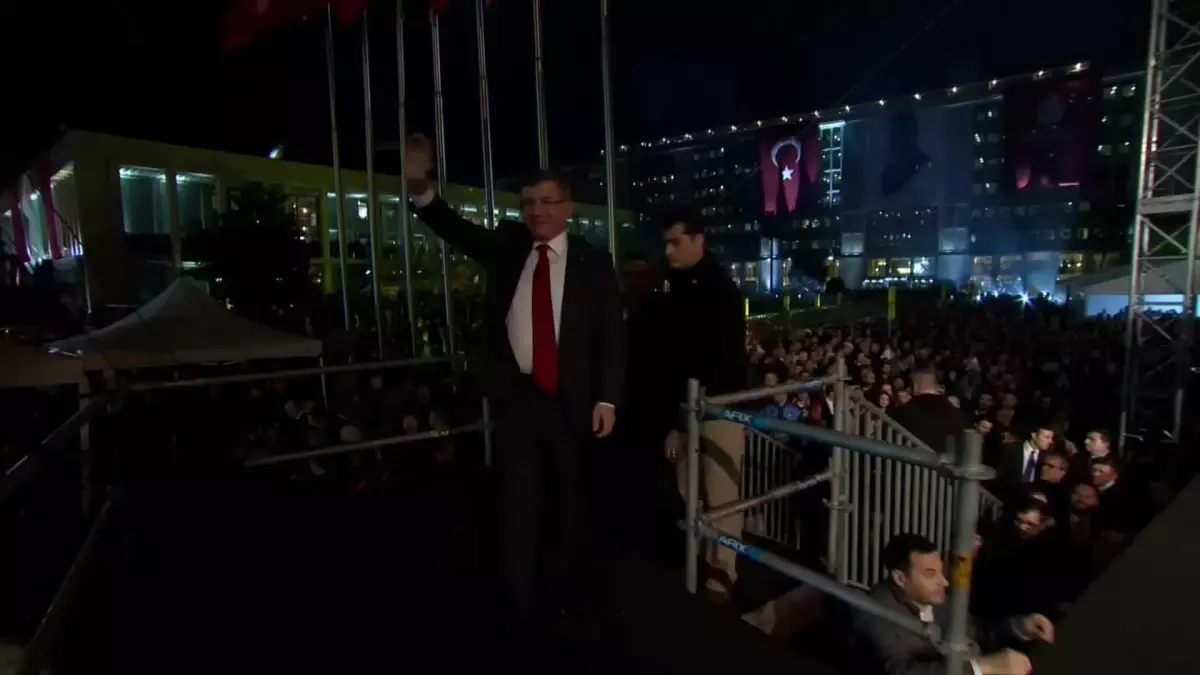 İbb Başkanı Ekrem İmamoğlu\'na Destek İçin "Millet, İradesine Sahip Çıkıyor" Mitingi… Davutoğlu: "Biz Bu Kararı Tanımadık, Tanımıyoruz, Tanımayacağız"