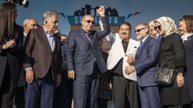 İbrahim Tatlıses'in gözlerden uzak büyüttüğü kızından sürpriz İmamoğlu paylaşımı İbrahim Tatlıses'in gözlerden uzak büyüttüğü kızından sürpriz İmamoğlu paylaşımı