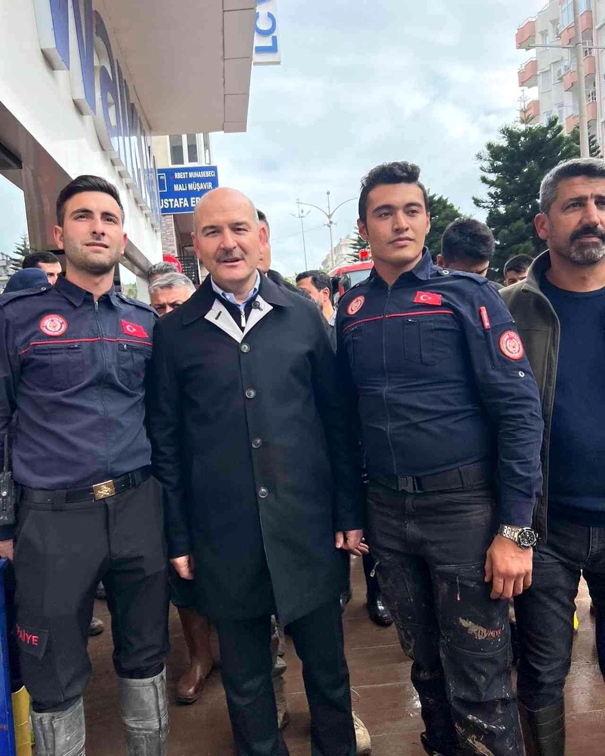 Kayseri Büyükşehir Belediyesi itfaiyesi Antalya\'daki sel bölgesinde çalışma yaptı
