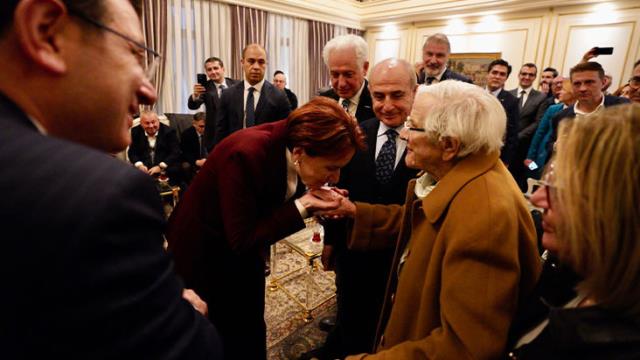 İmamoğlu'nun sürpriz ziyaretçisi! Odaya girince Meral Akşener bile koşup elini öptü İmamoğlu'nun sürpriz ziyaretçisi! Odaya girince Meral Akşener bile koşup elini öptü